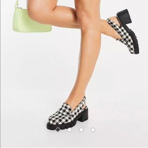 Tried on once (not worn outside)